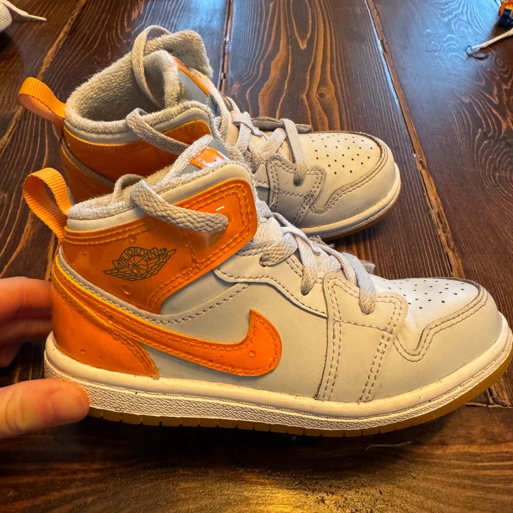 Jordan 1 Mid SE toddler
